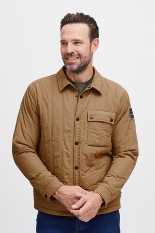 FQ1924 Übergangsjacke 'Jacob' in Braun: Vorderseite