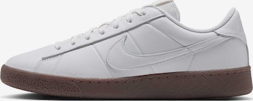 NIKE - Zapatillas deportivas bajas 'TENNIS CLASSIC CS' en blanco: frente