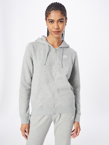 Nike Sportswear Кофта на молнии 'Club Fleece' в Серый: спереди