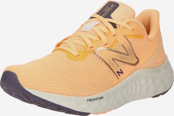 Scarpa da corsa 'Arishi V4' di new balance in arancione: frontale