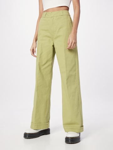 Effilé Pantalon à plis 'MILA' Obey en vert : devant