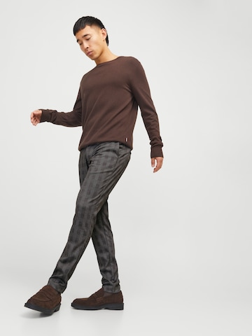 JACK & JONES Slimfit Chinosy 'JPSTMarco JJCooper' w kolorze brązowy