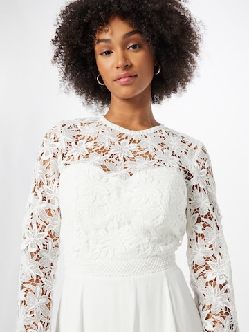 Robe de soirée IVY OAK en blanc