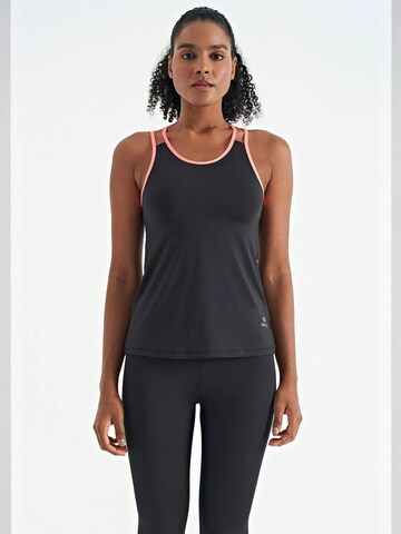Tommy Life Top in Black