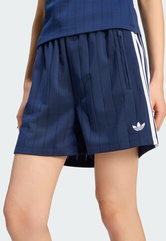 ADIDAS ORIGINALS - Loosefit Pantalón 'Firebird' en azul