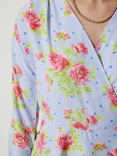 Happiness İstanbul Robe en bleu clair / olive / pitaya / rouge foncé, Vue avec produit