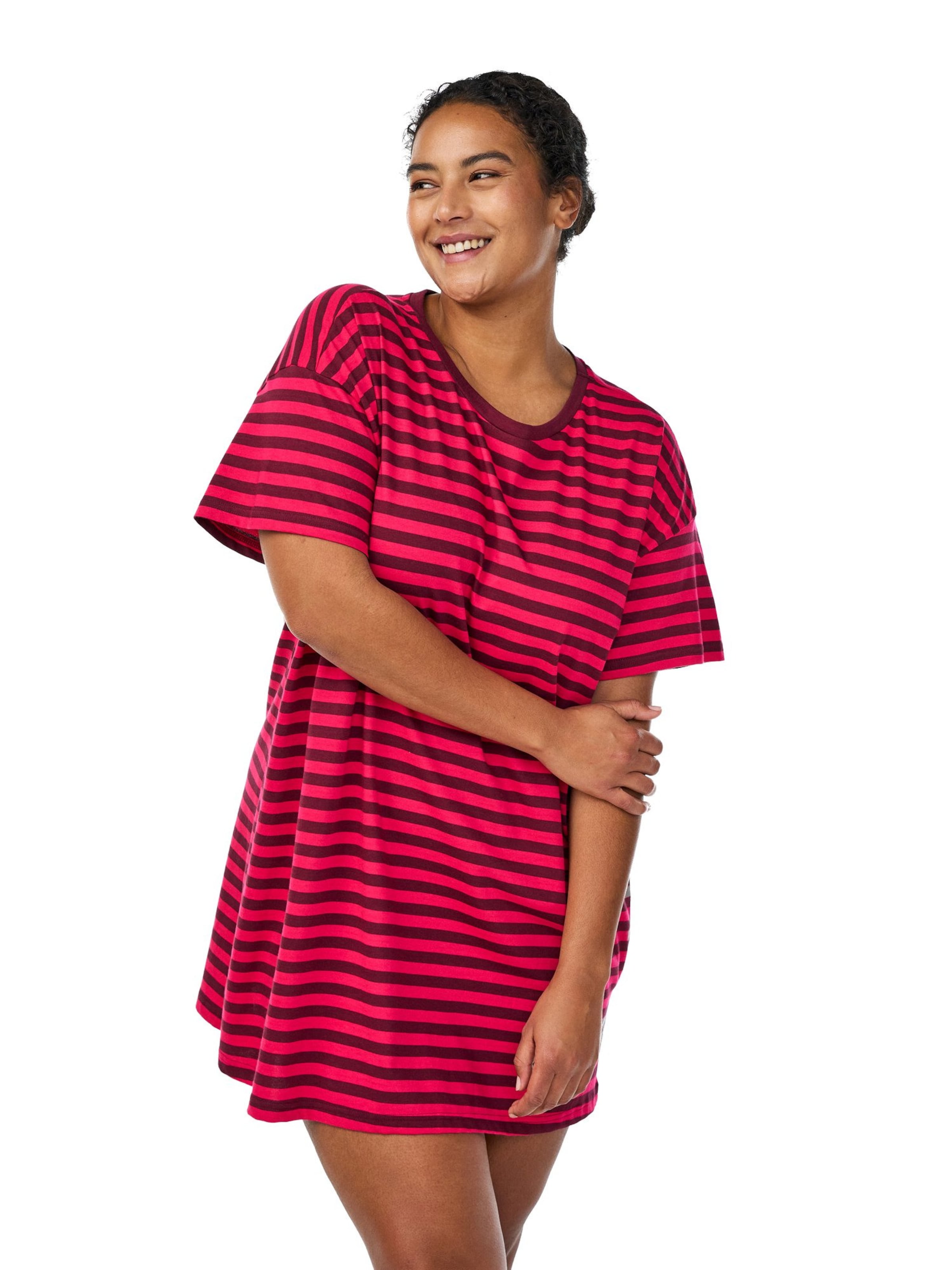 Tricou 'Msiv' de la Zizzi pe roz: față