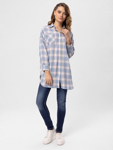 By Diess Collection Bluzka w kolorze niebieski