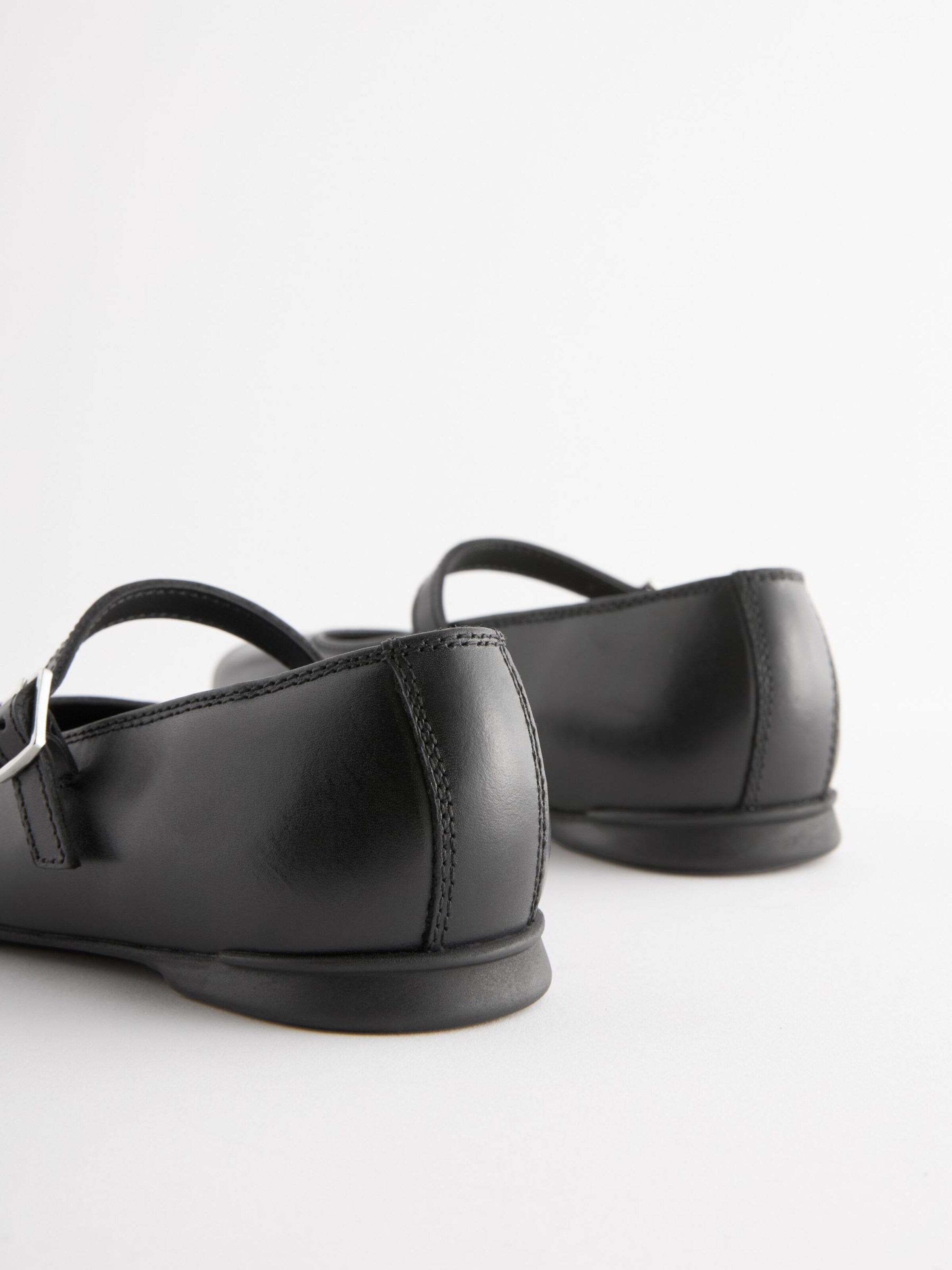 Next Ballerina in Schwarz