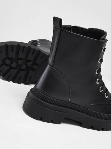 bonprix Schnürstiefelette in Schwarz