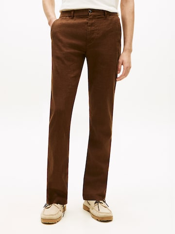 Coupe slim Pantalon chino 'Denton' TOMMY HILFIGER en marron : devant