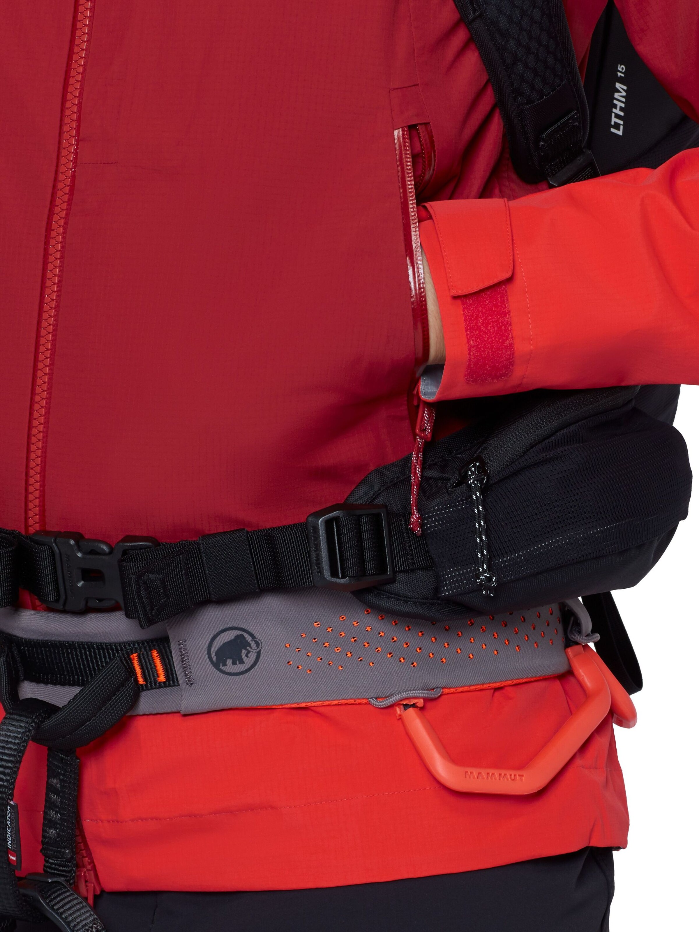 MAMMUT Outdoor Jacket in Red