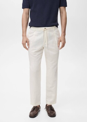 MANGO MAN Regular Pleat-Front Pants 'Romelino' in White: front