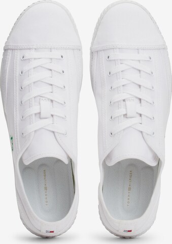 Baskets basses TOMMY HILFIGER en blanc