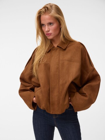 Veste mi-saison 'VMHazel' VERO MODA en marron : devant