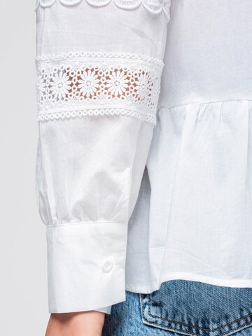 Ombre Blus i vit