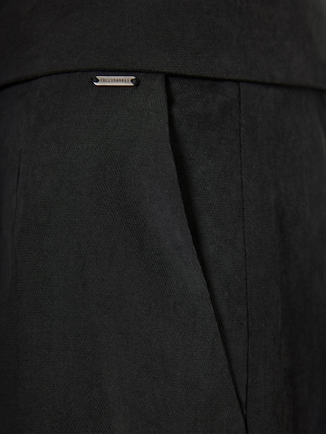 Funky Buddha Loosefit Veckad byxa i svart