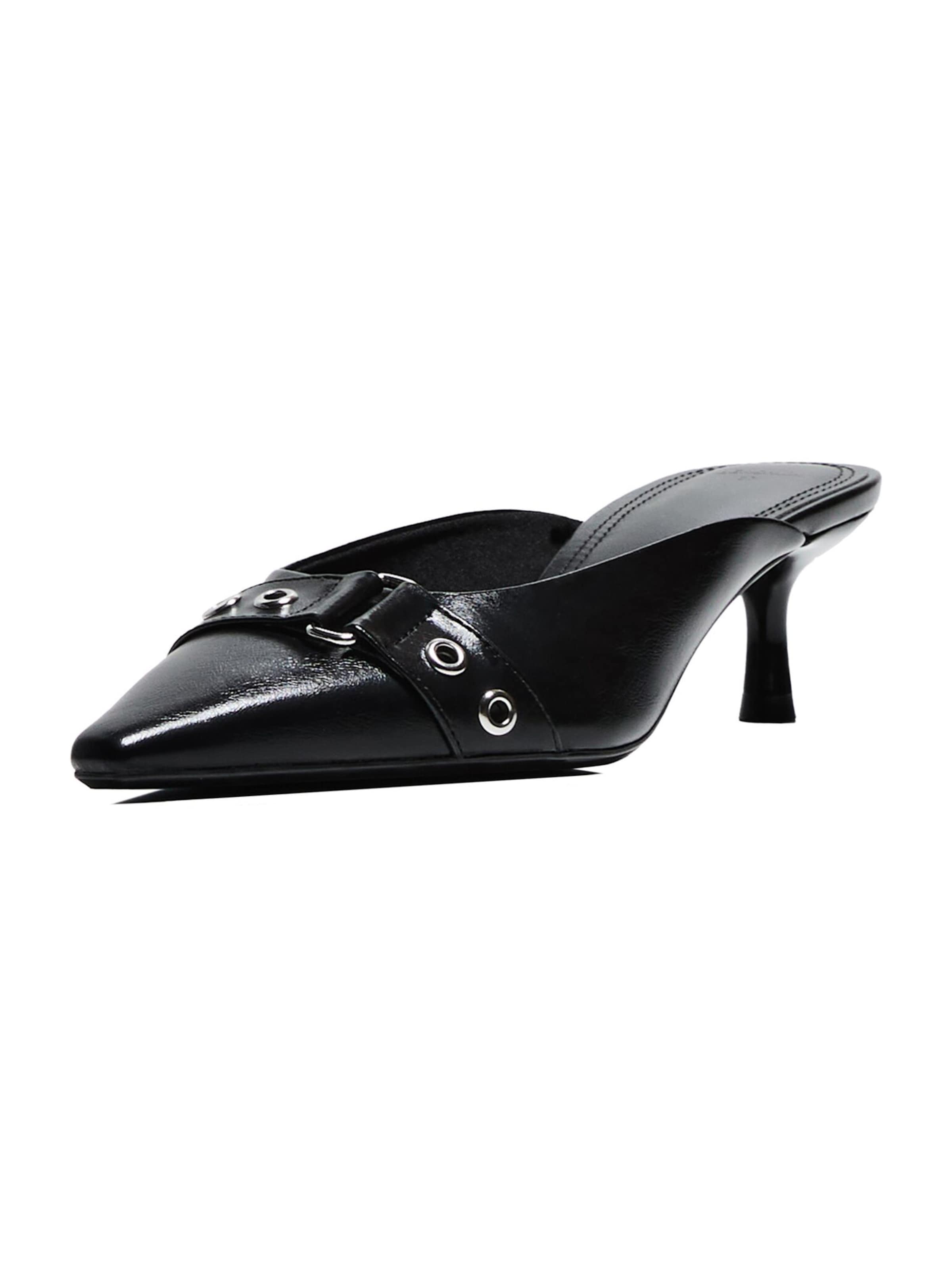 Bershka Pantofle – černá: přední strana