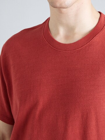 T-Shirt 'THE ESSENTIAL' LEVI'S ® en rouge