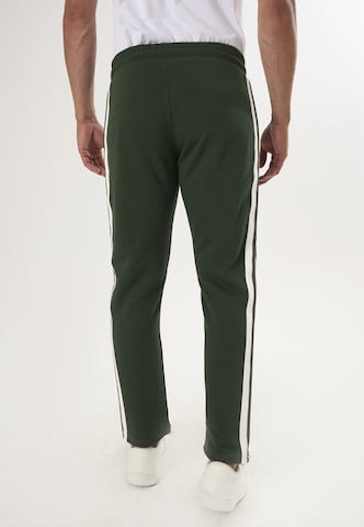 Felix Hardy Regular Trousers in Green