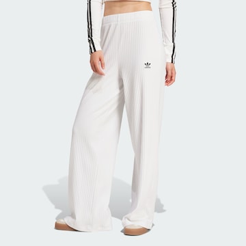 Wide Leg Pantalon 'Essentials' ADIDAS ORIGINALS en blanc : devant