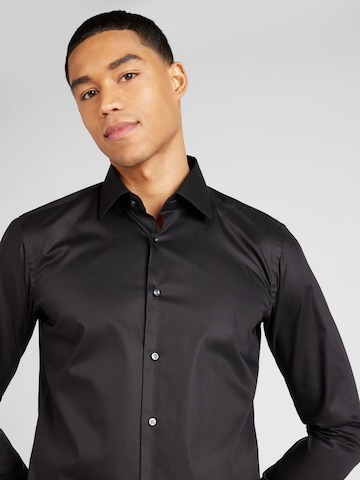 Coupe regular Chemise 'Joe' BOSS en noir