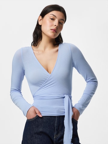 PIECES Shirt 'PCROYA' in Blau: Vorderseite