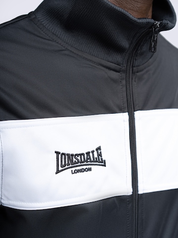 Giacca per l'allenamento 'Alnwick' di LONSDALE in nero