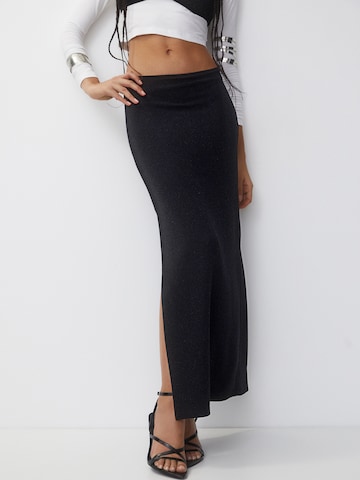 Pull&Bear Skirt in Black: front