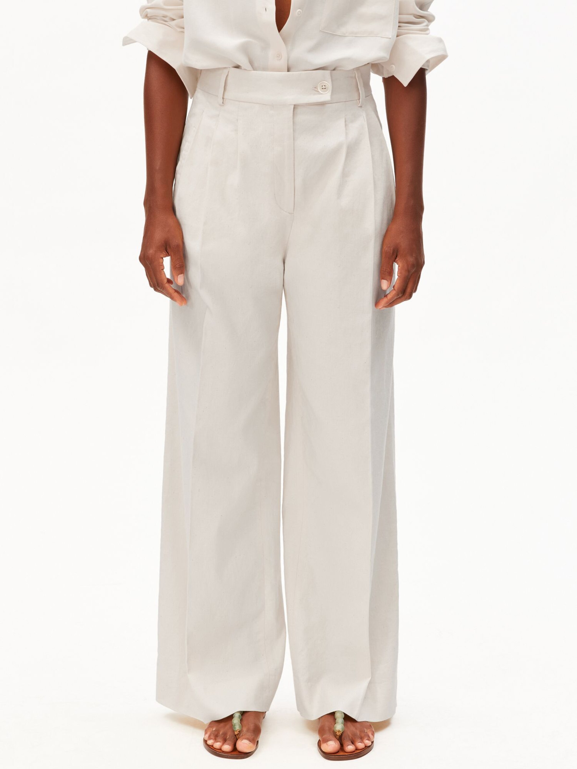 ARMEDANGELS Regular Trousers in Beige