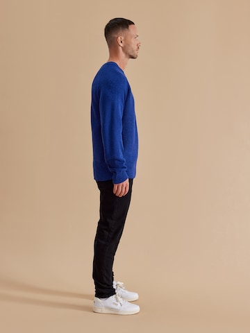 DAN FOX APPAREL Sweater 'Tamino' in Blue