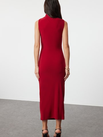 Trendyol Šaty – červená