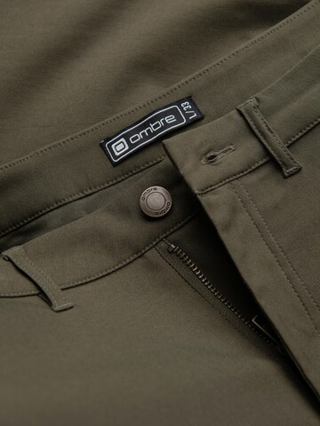 regular Pantaloni cargo di Ombre in verde