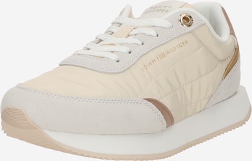 TOMMY HILFIGER Matalavartiset tennarit 'Essential' värissä beige: etupuoli