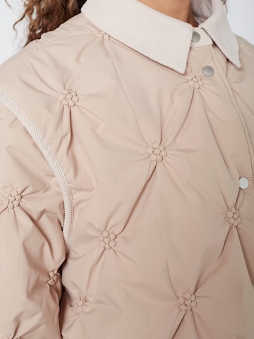 SISTERS POINT Přechodná bunda 'EQA' – béžová