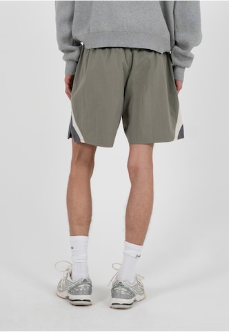 Prohibited Regular Sportshorts 'Racer' in Grün