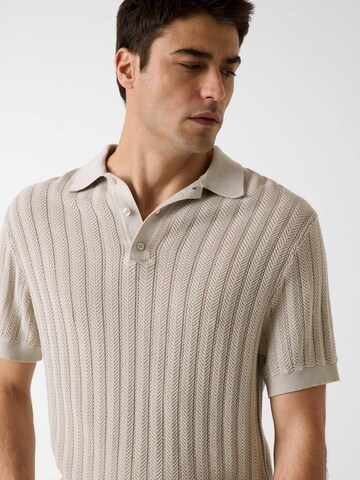 GUESS Sweater in Beige