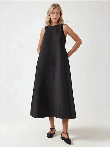 Hiccup Kleid in Schwarz: Vorderseite