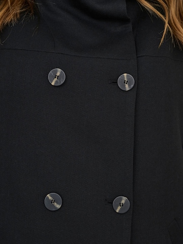 Manteau mi-saison 'CARSedona' ONLY Carmakoma en noir