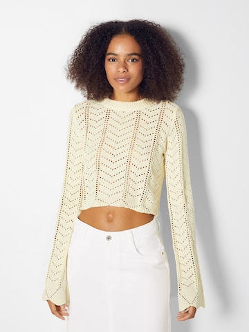 Bershka Sweater in Beige: front