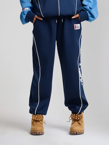 AND1 - regular Pantalón deportivo en azul