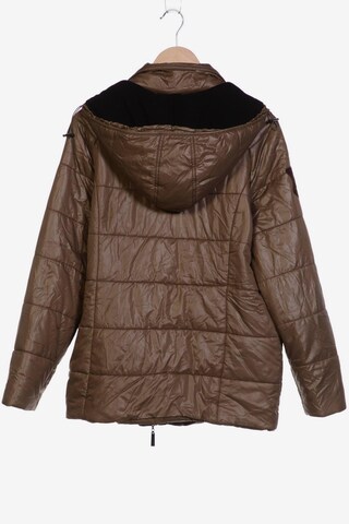 Madeleine Jacket & Coat in L in Brown