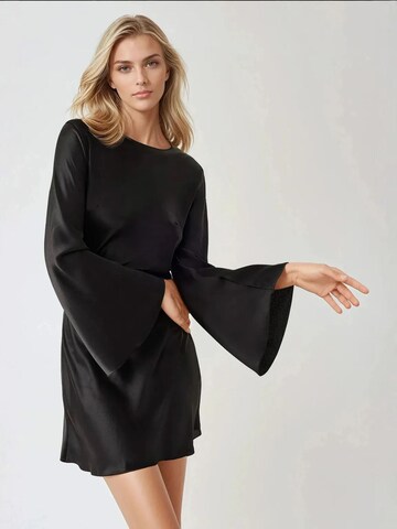 Hiccup Jurk in Zwart: voorkant