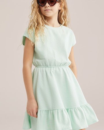 WE Fashion Рокля в зелено