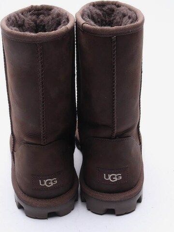 UGG Dress Boots in 39 in Brown