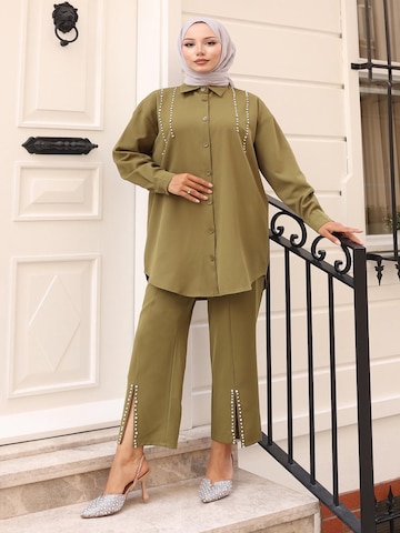 MODAMIHRAM Tunic in Green: front