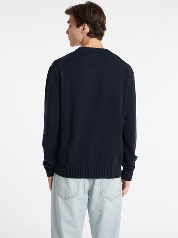 GUESS Sweater in Blue