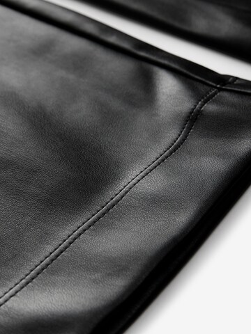 Next Loosefit Hose in Schwarz