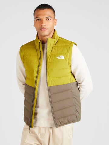 THE NORTH FACE Sports Vest in Green: front