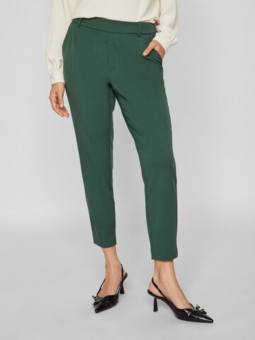 Coupe slim Pantalon 'VIVARONE' VILA en vert : devant